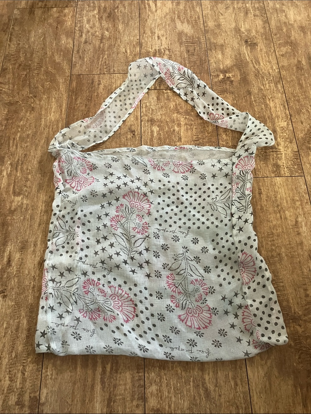 Free People Light Gray Floral and Star Print Lightweight Shoulder Tote